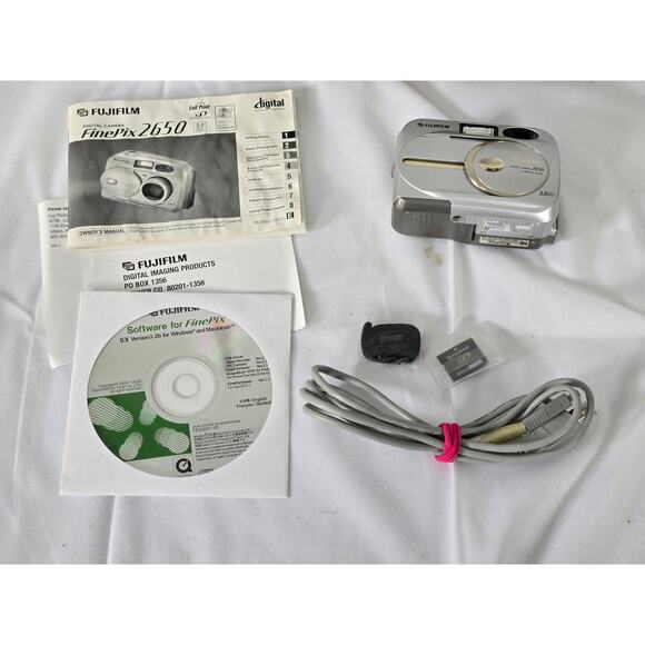 Fujifilm FinePix 2650 Digital Camera 2.0MP Silver 64 MB Card Original Box Works! - Picture 4 of 11